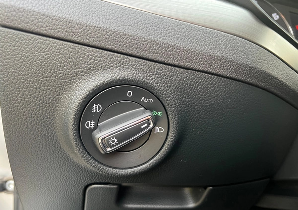 Skoda Superb cena 59900 przebieg: 239000, rok produkcji 2018 z Mieroszów małe 781